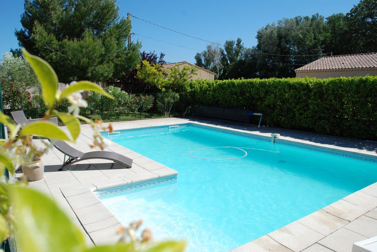Au Bon Penequet Bed and Breakfast Pujaut Εξωτερικό φωτογραφία